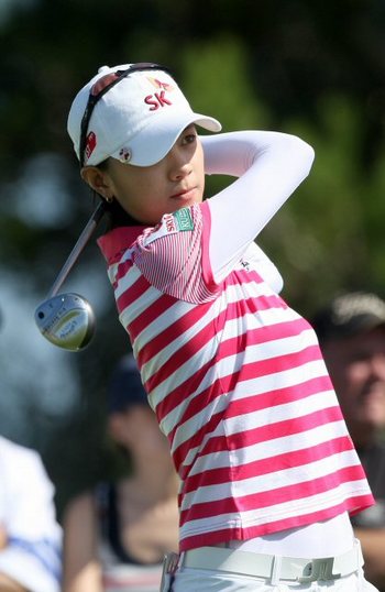 최나연(22.SK텔레콤)이 미국여자프로골프(LPGA) 투어 삼성월드챔피언십에서 힘찬 티샷을 날리고 있다(AFP/연합)