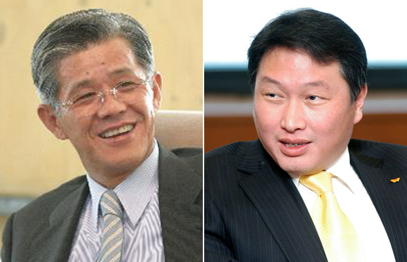 최신원(왼), 최태원 회장