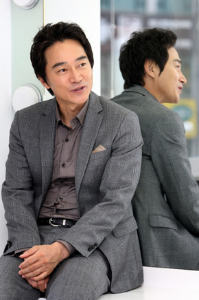 정보석