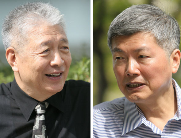 왼쪽부터 김승곤 교수, 우자바오 교수