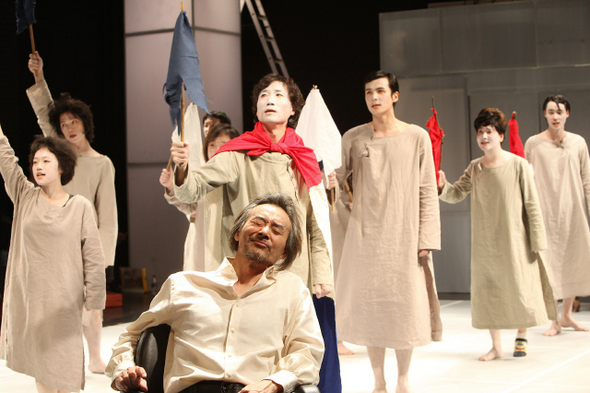 새 연극 ‘마라, 사드’