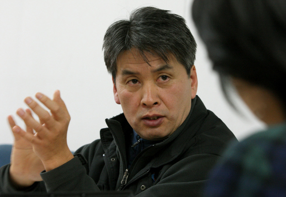 김기태 전국철도노동조합 위원장이 1일 오후 서울 영등포구 민주노총에서  등 언론과의 인터뷰에서 철도노조 파업의 불가피성을 이야기하고 있다. 김종수 기자 jongsoo@hani.co.kr