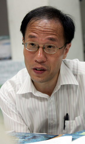 신태섭 전 동의대 교수