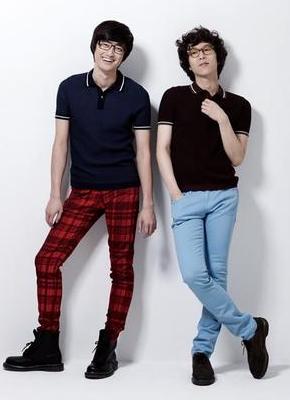 ‘우울증을 위한 뉴 테라피 2인조 밴드’ 페퍼톤스의 두 멤버 이장원(왼쪽)과 신재평.