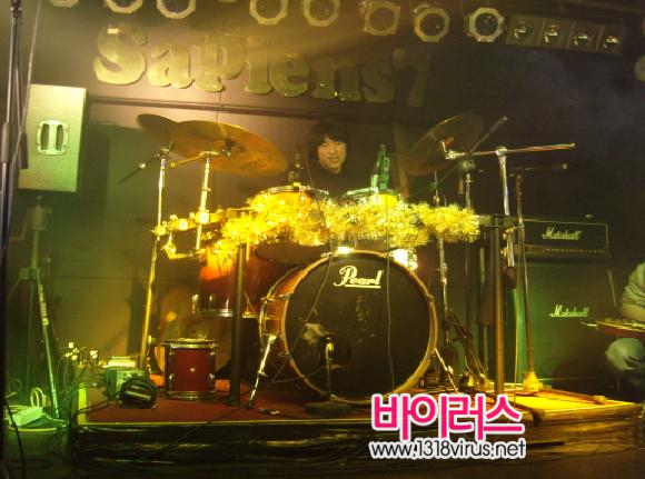 드럼 이영진의 드럼솔로  ⓒ 인터넷뉴스 바이러스