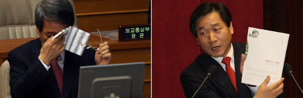 유정복 한나라당 의원이 4일 오전 국회 본회의에서 행정중심복합도시건설청에서 발행한 ‘행복도시 세종’이란 책자를 들어 보이며 정운찬 총리에게 세종시 수정안의 부당성에 대해 따져묻고 있다. 답변을 마친 정 총리가 자리로 돌아가 안경을 벗어든 채 눈가를 닦고 있다. 김봉규 김진수기자 <A href="mailto:bong9@hani.co.kr">bong9@hani.co.kr</A>