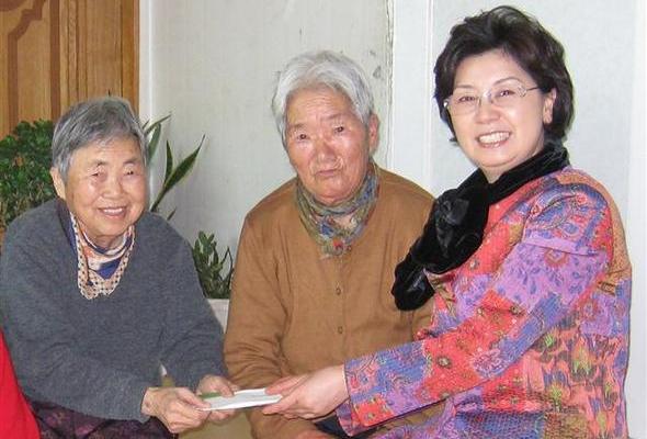 도움주러 온 손길에 쌈짓돈 내민 할머니