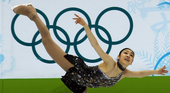 연아, 밴쿠버 비행성공=김연아가 해냈다. 24일 오전 (한국시간) 밴쿠버 동계올림픽 여자 싱글 피겨 쇼트프로그램이 열린 퍼시픽 콜리시움에서 김연아가 78.50의 연기를 펼치고 있다. (연합뉴스)