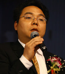 장훙(36) <경제관찰보> 인터넷판 전 부편집국장 