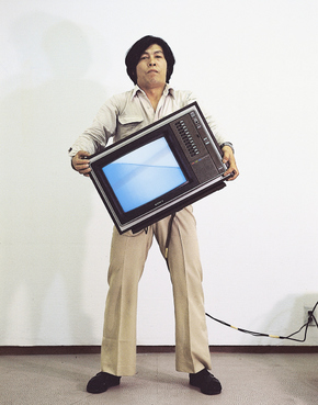 고 박현기(1942~2000)의 1979년 퍼포먼스 작품 <물기울기>