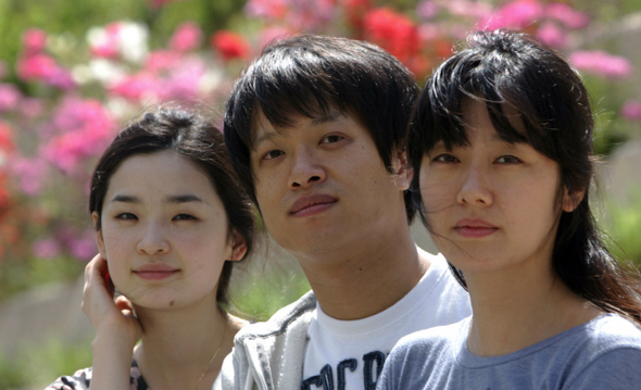 왼쪽부터 배우 전미도(28), 최승열(31), 손현정(33)씨.
