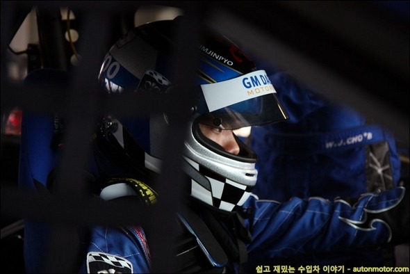 출전 준비 중인 김진표 선수