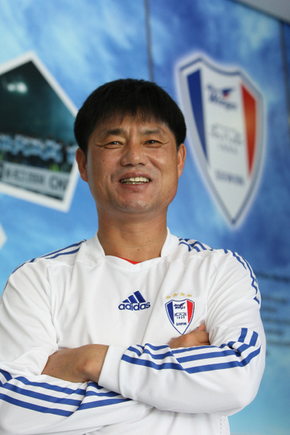수원 삼성 윤성효 감독