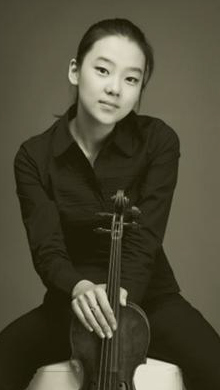  클라라 주미 강