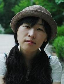 최진영 소설가