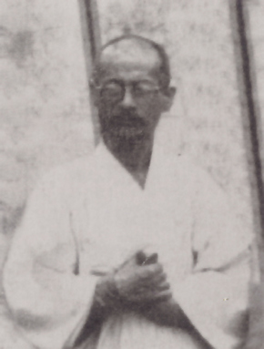필자의 부친 야산 이달 선생의 유일한 사진. <주역>의 대가로 이름난 부친은 필자를 비롯한 다섯 아들은 물론 집안 조카들까지 학교에 보내지 않고 한학을 가르쳤다.