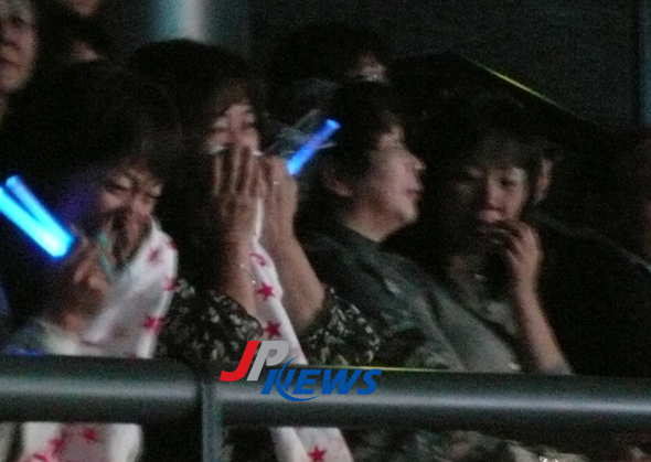 오열하던 팬들    &copy;JPNews