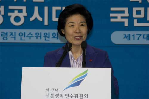 ‘어륀지’라는 유행어를 만들어냈던 이경숙 당시 대통령직 인수위원회 위원장. 2007년 12월 한겨레 자료사진