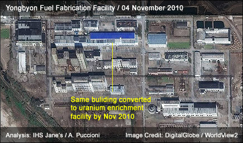 2009년 6월 북한 영변의 5MW 흑연감속로의 연료봉을 제작하던 연료성형공장(위쪽 사진)이 2010년 11월 우라늄 농축시설(아래쪽 사진의 파란색 지붕 건물)로 바뀐 것을 보여주는 미국의 위성사진업체 ‘디지털글로브’의 위성사진들. 헤커 박사는 2천여기의 원심분리기를 단 7~8개월만에 설치하고 지붕에 파란색을 칠한 것은 이 곳에서 핵연료용 농축우라늄을 생산하겠다는 것을 시사한다고 말했다. 그는 단기간에 이들 시설이 설치된 것은 북한이 오랫동안 농축활동을 해왔고, 다른 비공개시설에 설치됐던 것을 옮겨왔거나 영변에 복제품들을 설치했을 가능성을 보여준다며 제2, 3의 우라늄 농축시설의 존재에 대한 의혹을 제기했다. <원자력과학자회보> 누리집 갈무리 
