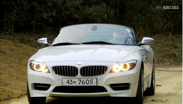 드라마 <시크릿가든>에서 현빈의 ‘애마’로 나오는 베엠베(BMW)의 ‘뉴 지(Z)4 sDrive35is’.