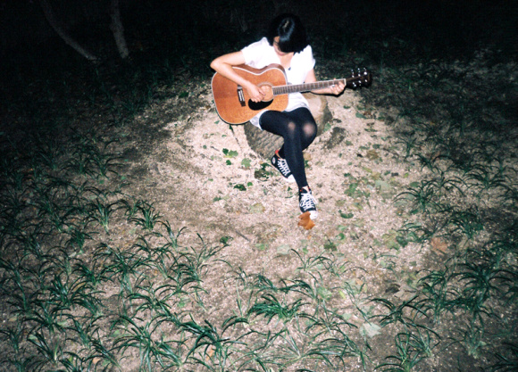 싱어 송 라이터 ‘수상한 커튼’