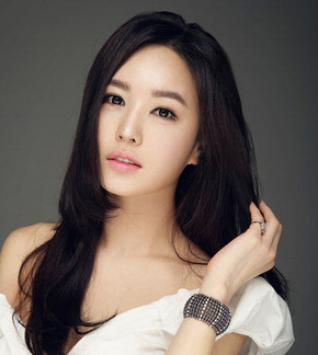 배우 강예빈