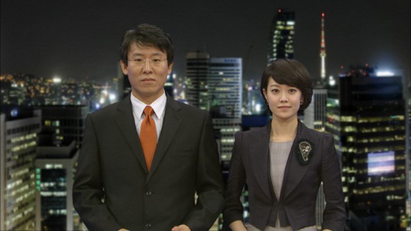 지난 3월22일 개편 이전까지 <피디수첩>의 진행을 맡았던 홍상운 앵커와 문지애 아나운서.