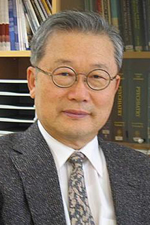 홍강의 교수 