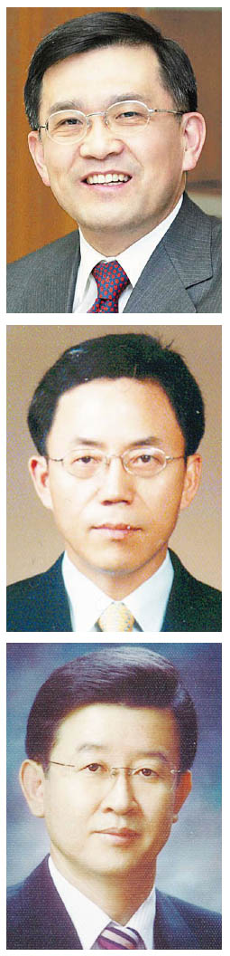 위부터 부품사업총괄 사장 자리에 임명 된 권오현, 부품사업총괄 밑에 경영지원실 실장에 김종중, 삼성정밀화학 사장에 성인희