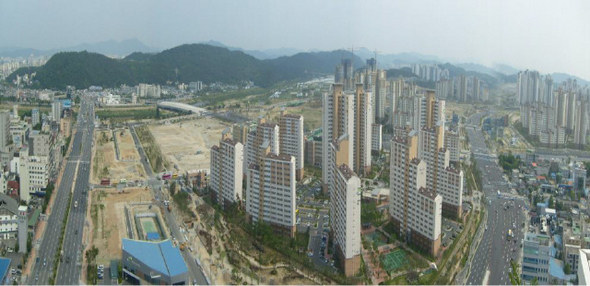 지난해부터 입주를 시작한 대전 도안새도시에 올가을 막바지 분양 물량이 쏟아질 예정이어서 관심을 모으고 있다. 이곳은 지난 1일부터 대전 지역에서 처음으로 중앙버스전용차로제가 도입됐다. 
 한국토지주택공사 제공