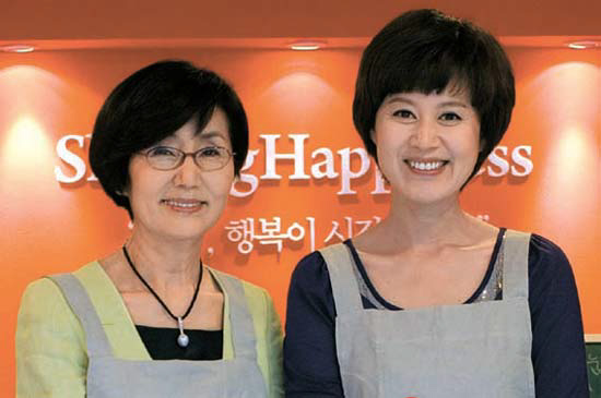 배우 출신의 고은아(왼쪽)씨와 개그우먼 박미선(오른족)씨