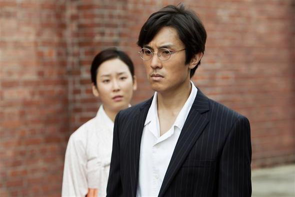 <문화방송>의 광복절 특집드라마 <절정>의 한 장면. 배우 김동완(오른쪽)이 주인공 이육사 역을 맡는다.