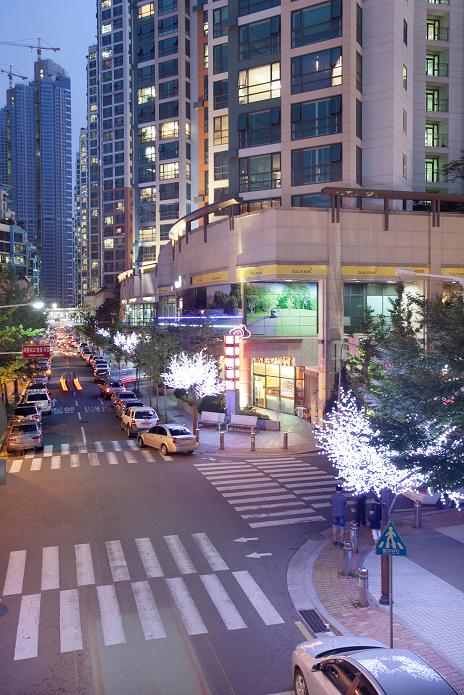 두산위브 더스테이트 단지내상가 야경사진
