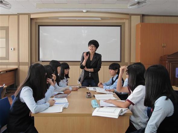 학생들은 지역공부방을 이용하면서 자신의 관심에 따라 교과반이나 특기적성반에 참여하기도 한다.