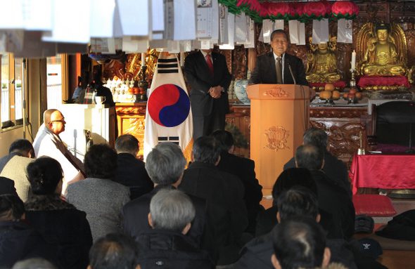 &raquo; ‘12·12 쿠데타’ 주역인 박희도 대한민국지키기불교도총연합 회장이 송년 법회에서 발언하고 있다. <한겨레21> 탁기형 선임기자 