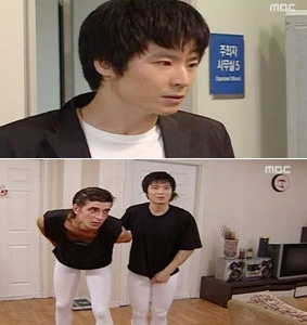 〈거침없이 하이킥〉에서 바바리코트를 입고 가제트 말투를 사용하며 신지(신지)를 좋아하던 이형사로 출연한 윤서현. 한겨레 자료사진