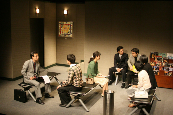 ‘박광정을 기억하는 사람들’이 모여 만든 연극 <서울노트>의 한 장면. 2003~2008년 박광정이 연출해 5번이나 공연하며 애착을 보였던 작품이다. 고인의 부인 최선영씨와 최용민, 권해효, 박원상, 민복기 등 이름난 배우들이 노개런티로 출연한다. 이다엔터테인먼트 제공