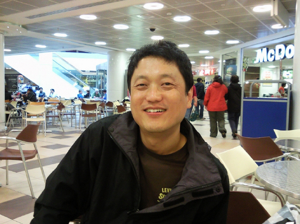 권호성(49·극단 모시는 사람들 상임연출가)