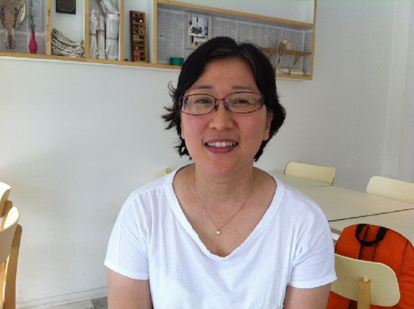 콜트콜텍 농성장서 전시회 여는 성효숙씨