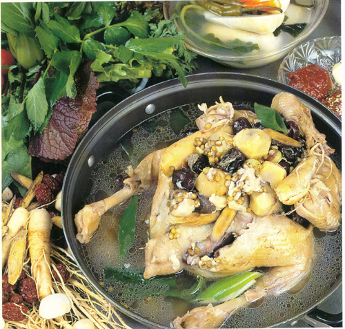 여름철 대표적인 보양식, 삼계탕. 사진 출처 : 동아일보