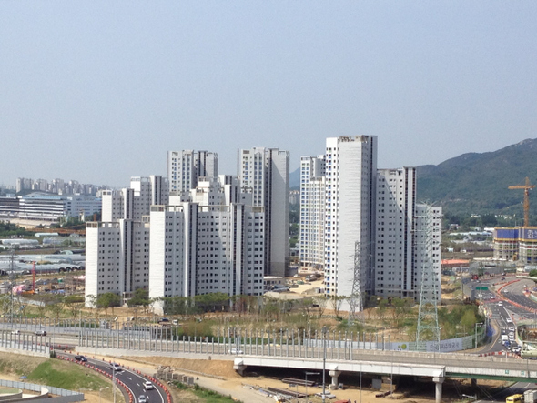 8월부터 서울·수도권 4곳에서 공급될 예정인 보금자리주택 1만여가구가 무주택 수요자들의 관심을 모으고 있다. 올가을 입주 예정인 서초지구 2단지 아파트.  한국토지주택공사 제공