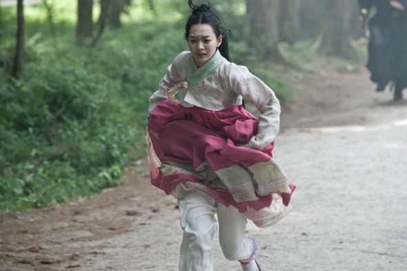<아랑사또전>은 억울하게 죽은 아랑을 문제 해결의 주체로 불러낸다. 드라마 속에서 늘상 폭력을 당해 온 피해자였던 여성이 복수의 집행자가ㅣ 됐다. MBC 제공