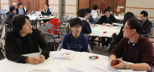 제3차 타운미팅 참석자 중 몇 분이 토론 쉬는 시간에 짬을 내어 현장좌담회를 열었다. 사진/ 이승아