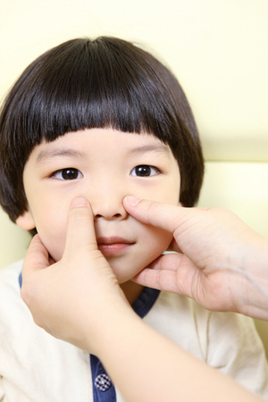 소아비염. 아이누리한의원 제공