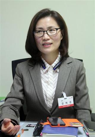 김희경(51) 롯데마트 서울역점장.  사진 롯데그룹 제공