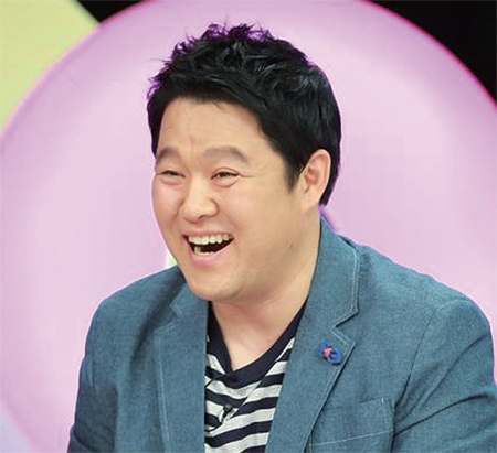 김구라가 케이블과 종합편성채널에 이어 KBS ‘이야기쇼 두드림‘, SBS ‘화신-마음을 지배하는 자‘ 등 지상파에 복귀했다. 최소 인원으로 최대 효과를 내는 그는 누구도 대신할 수 없는 캐릭터를 보여주면서 영역을 확장하고 있다. SBS 제공