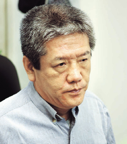 대학에서 정년퇴직한 뒤 내놓은 첫 장편 <부부의 초상>에서 김원우는 세월의 흐름 속에 비속해져 가는 예술가 부부의 씁쓸한 초상을 그려 보인다. 사진 매일신문 제공