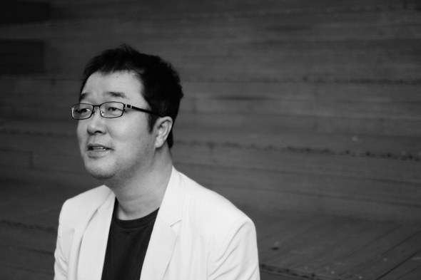 이영광 시인. 사진 창비 제공 ⓒ박민주