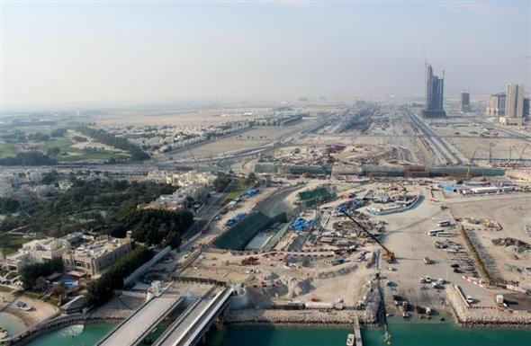 카타르 수도 도하의 도심을 남북으로 가로지르는 루사일(Lusail) 고속도로 확장공사