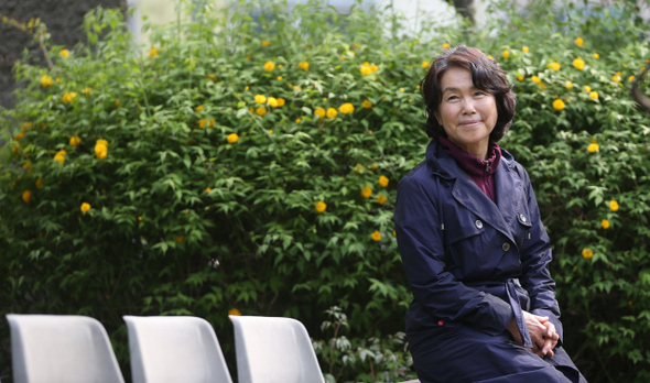 열세번째 시집 <바리연가집>을 낸 강은교 시인. “시의 궁극은 노래라고 생각한다”며 “생명, 시간, 계절 등 세상 모든 것이 리듬 아닌가”라고 말했다. 신소영 기자 viator@hani.co.kr